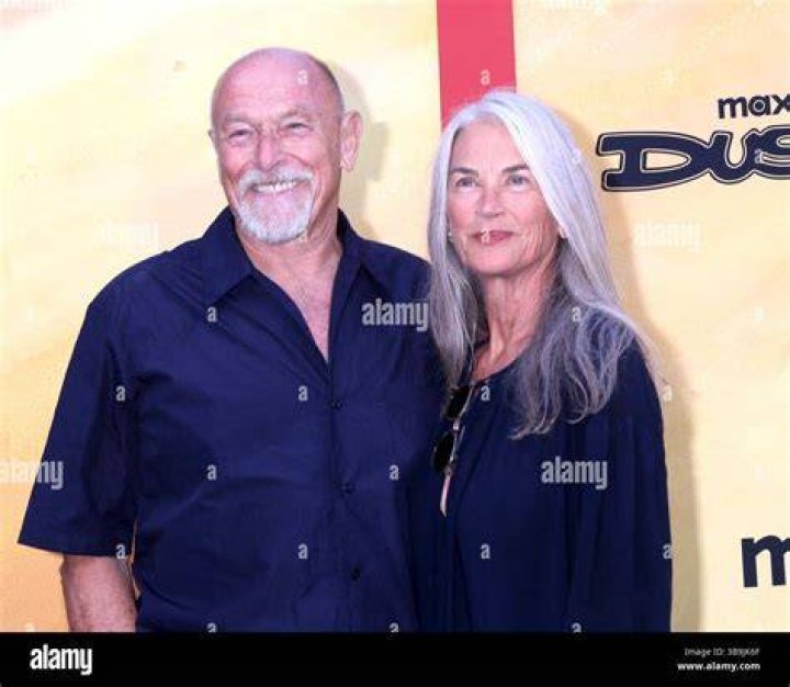 Corbin Bernsen, Amanda Pays's Husband