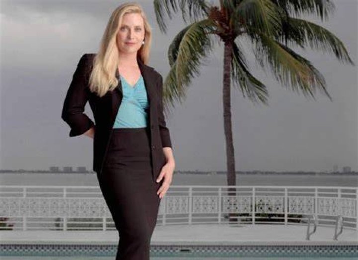 Emily Procter Bio, Net Worth, Married, Husband, Baby, Height, Measurements