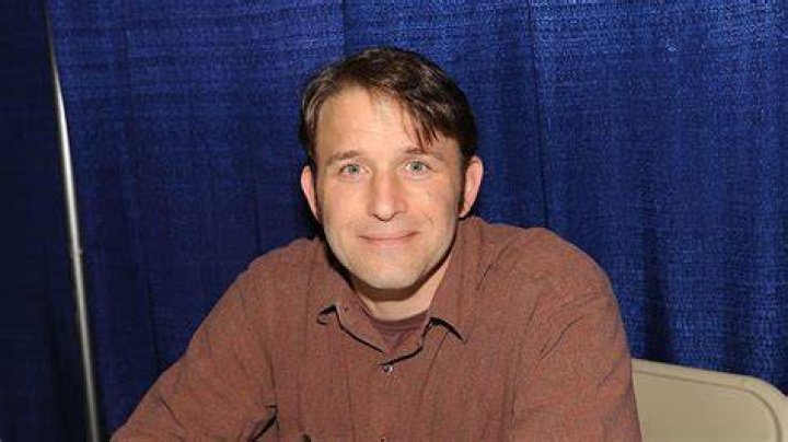 Ilan Mitchell-Smith Net Worth, Age, Height, Bio, Birthday, Wiki!