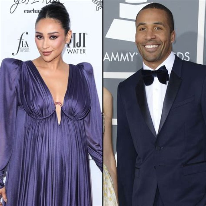 Matte Babel, Shay Mitchell's Boyfriend