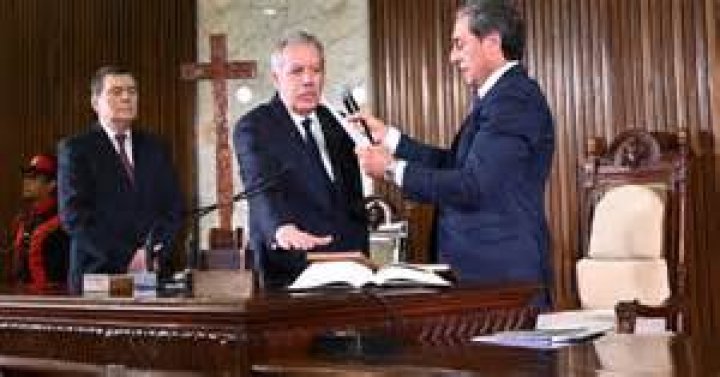V&iacute;ctor El&iacute;as