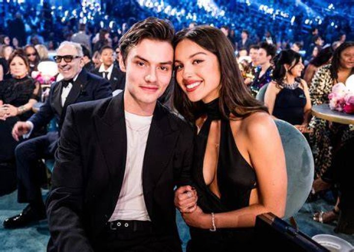 VisualMoss’s Boyfriend: Who is VisualMoss Dating?